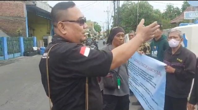 2 LSM Demo Kantor PT Jasa Tirta1 Perwakilan Surabaya, Minta Usut Dugaan Korupsi Proyek Lindung Tebing Kali Jagir