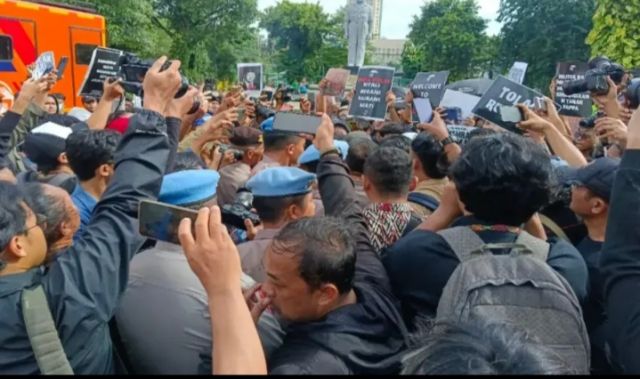 Aliansi Mahasiswa Dan Masyarakat Sipil Hari Ini Siap Ngeluruk Gedung Negara Grahadi Tolak UU TNI 