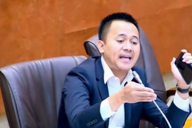 Kritik Keras Mufti Anam DPR RI Saat Banyak Wamen Rangkap Jabat Komisaris Di BUMN : Ironi Besar, Disaat Rakyat Sulit Mencari Pekerjaan