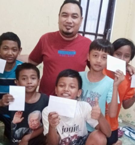 Giat Sosial Jum'at Legi Berkah, Santunan Dan Buka Donasi Untuk Kebutuhan Sekolah Masyarakat Kurang Beruntung