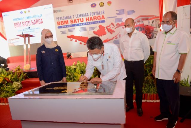 Lampaui Target, Menteri ESDM Resmikan Serentak 7 Penyalur BBM Satu Harga Di Kupang