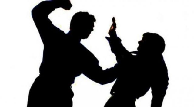 Diduga Oknum Satpol PP Surabaya Mabuk Dan Pukuli Warga!!!