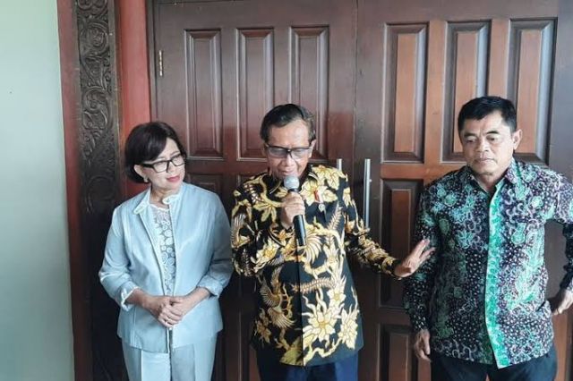 Mahfud MD Tantang 3 Anggota DPR Ini Untuk Bahas Kejanggalan Transaksi : Jangan Alasan Absen!