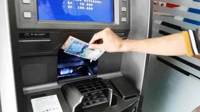 Heboh! Seruan Tarik Uang Tabungan Di Bank Himbara Menggema Di Jagat Maya, Ada Apa?